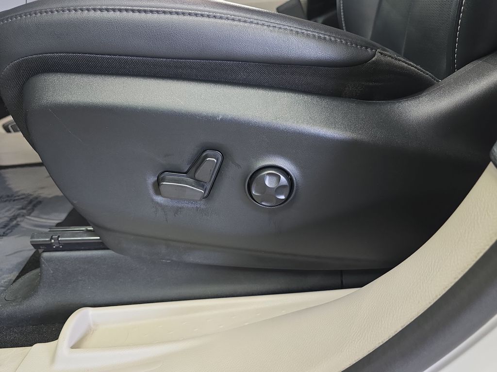Used 2024 Chrysler Pacifica - photo 33