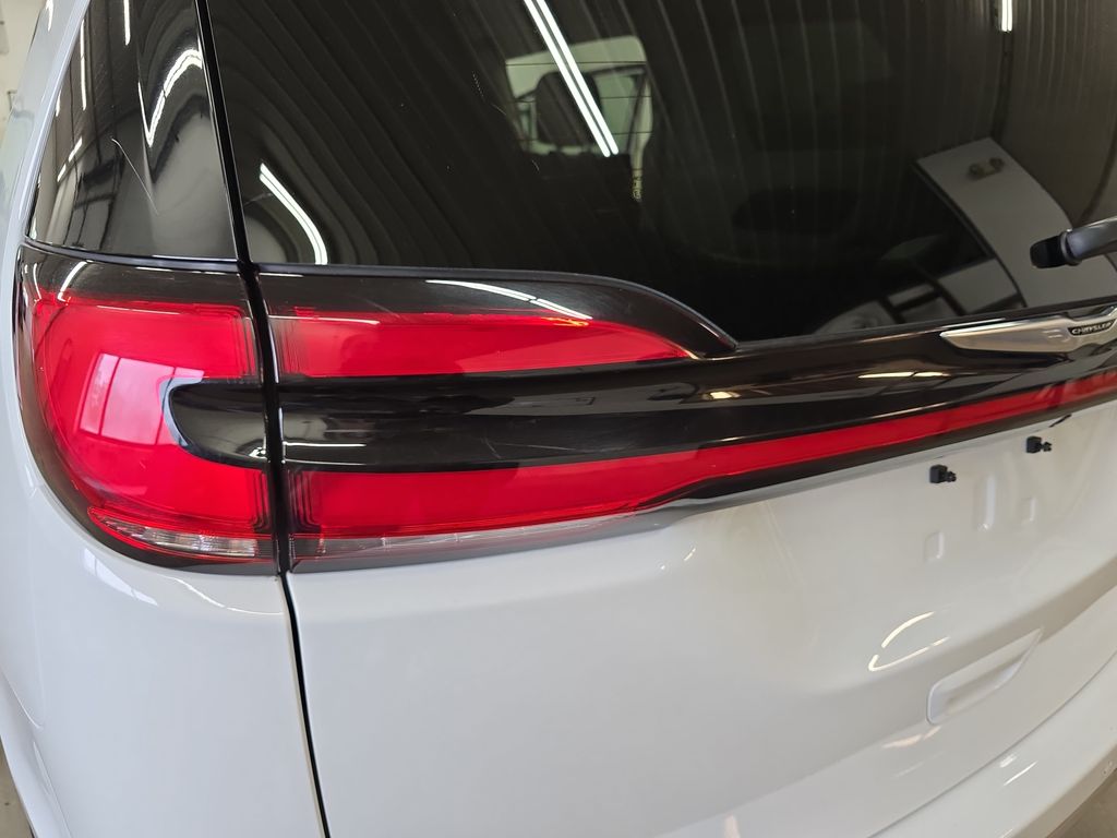 Used 2024 Chrysler Pacifica - photo 38