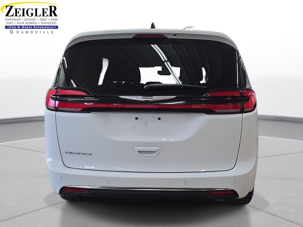 Used 2024 Chrysler Pacifica - photo 8