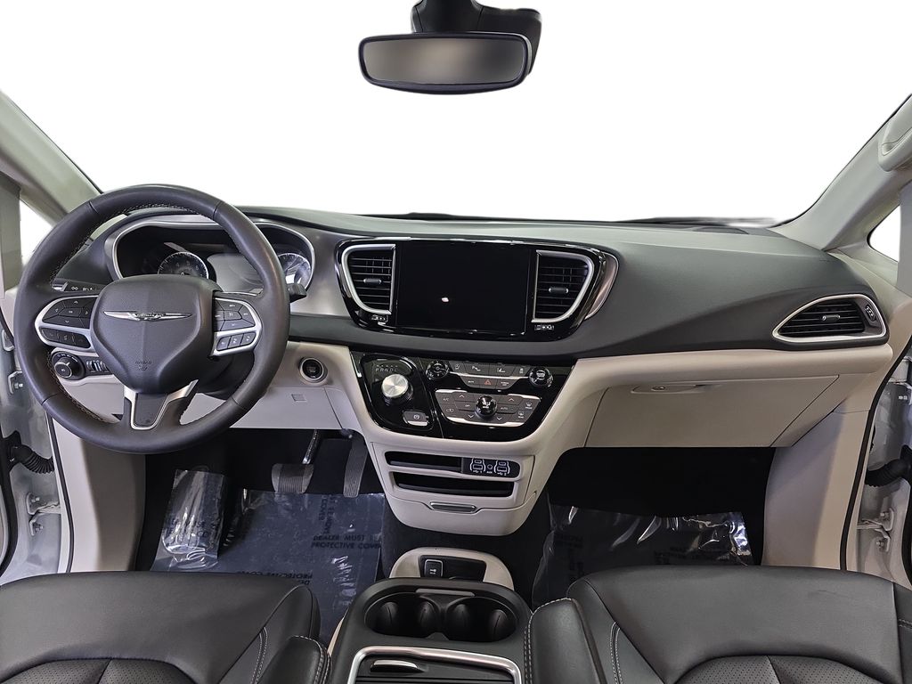 Used 2024 Chrysler Pacifica - photo 11