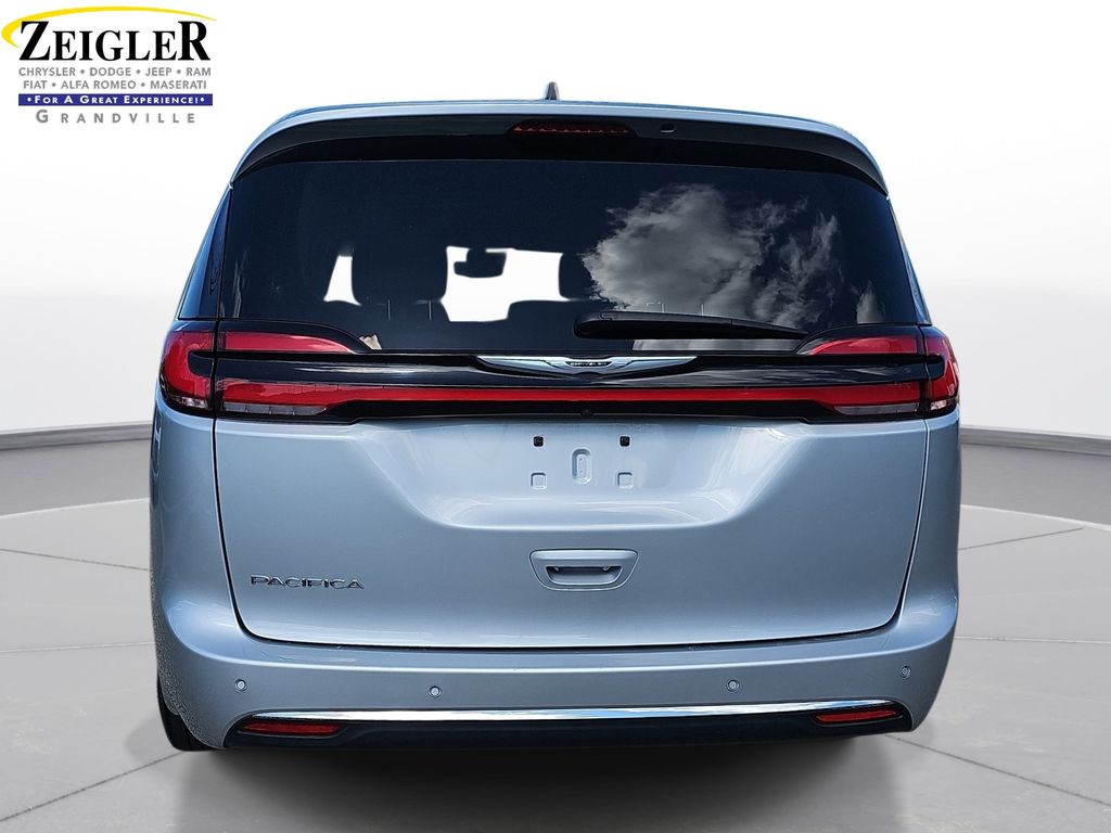 Used 2024 Chrysler Pacifica - photo 8