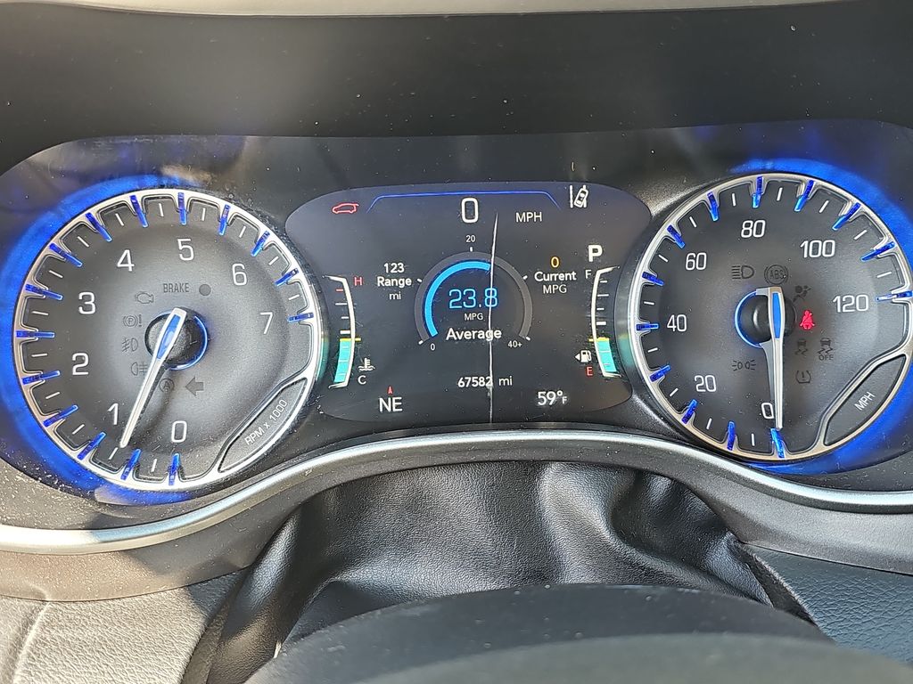 Used 2024 Chrysler Pacifica - photo 24