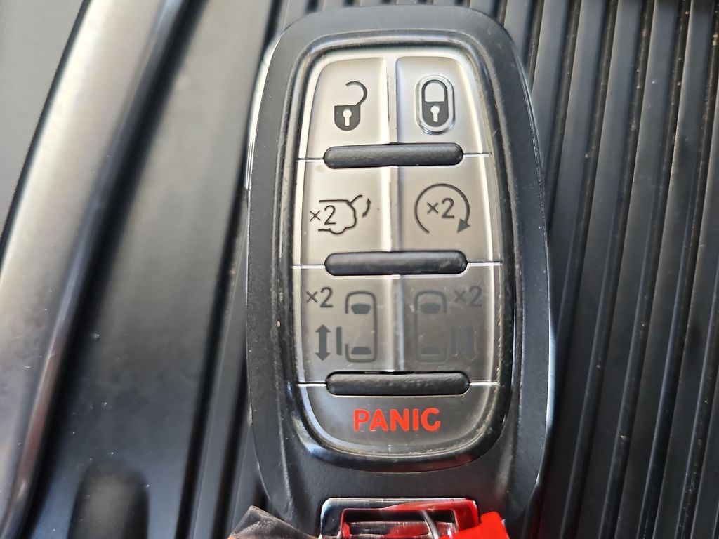 Used 2024 Chrysler Pacifica - photo 39