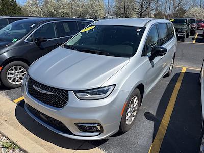 Used 2024 Chrysler Pacifica - photo 2