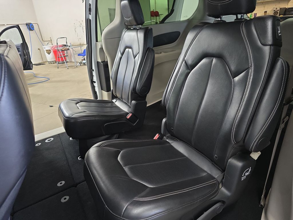 Used 2024 Chrysler Pacifica - photo 18