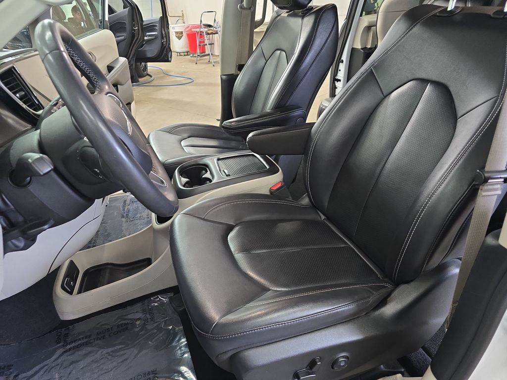 Used 2024 Chrysler Pacifica - photo 19