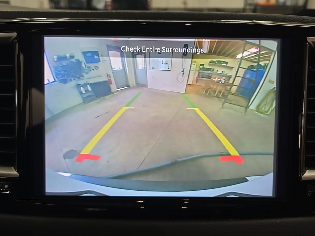 Used 2024 Chrysler Pacifica - photo 28