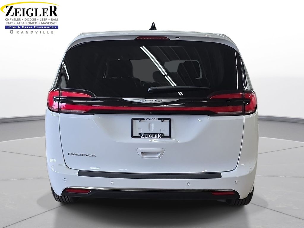 Used 2024 Chrysler Pacifica - photo 8