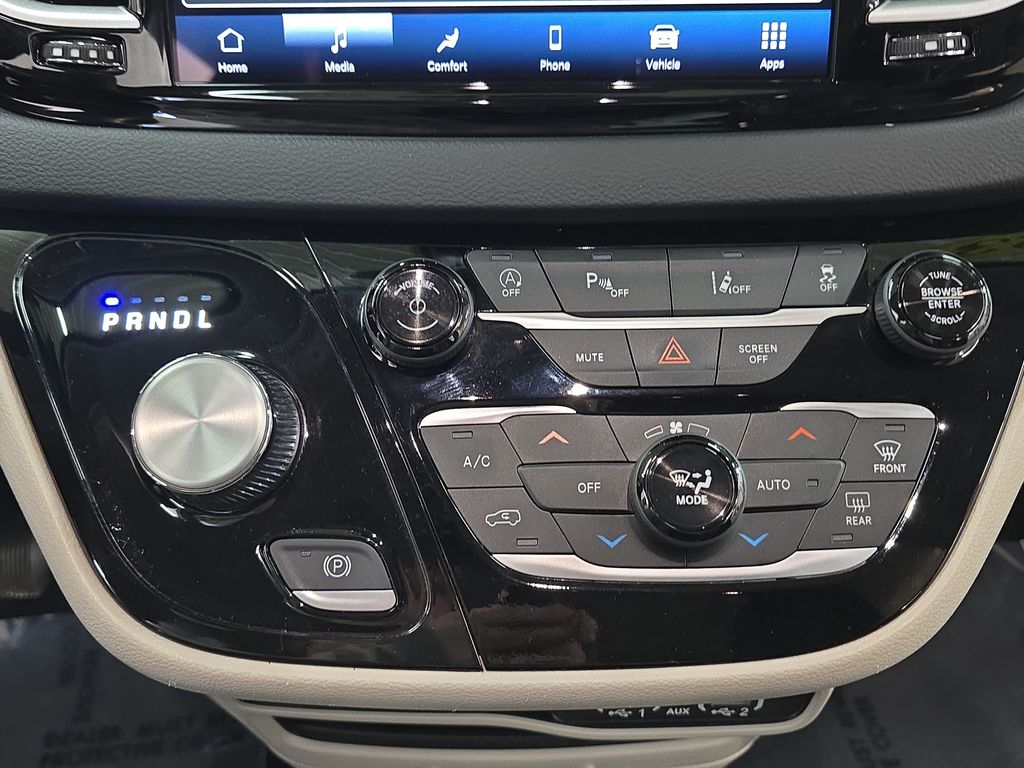 Used 2023 Chrysler Pacifica - photo 25