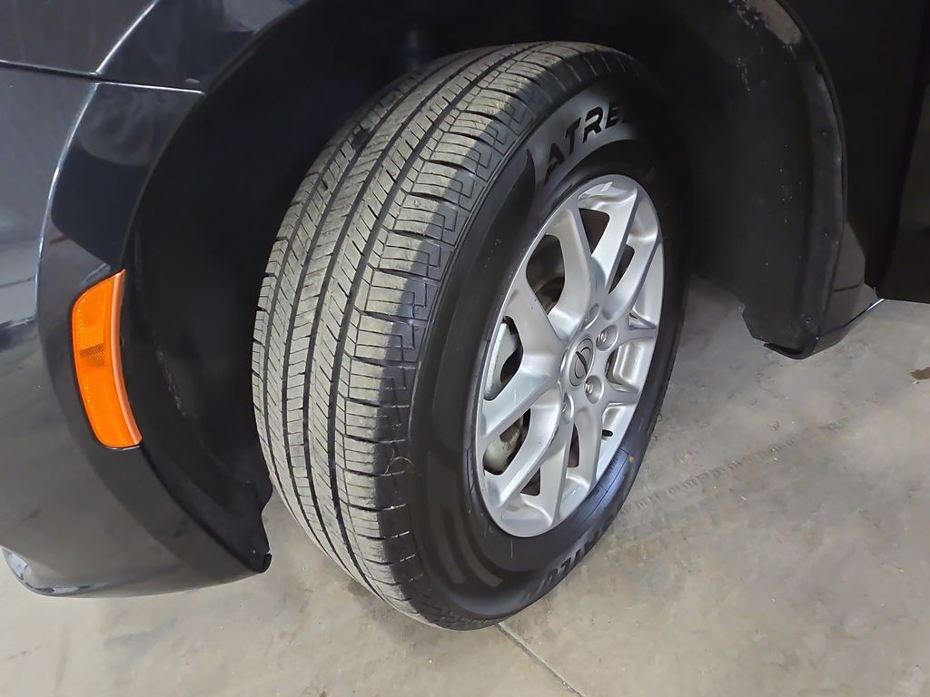 Used 2023 Chrysler Pacifica - photo 36