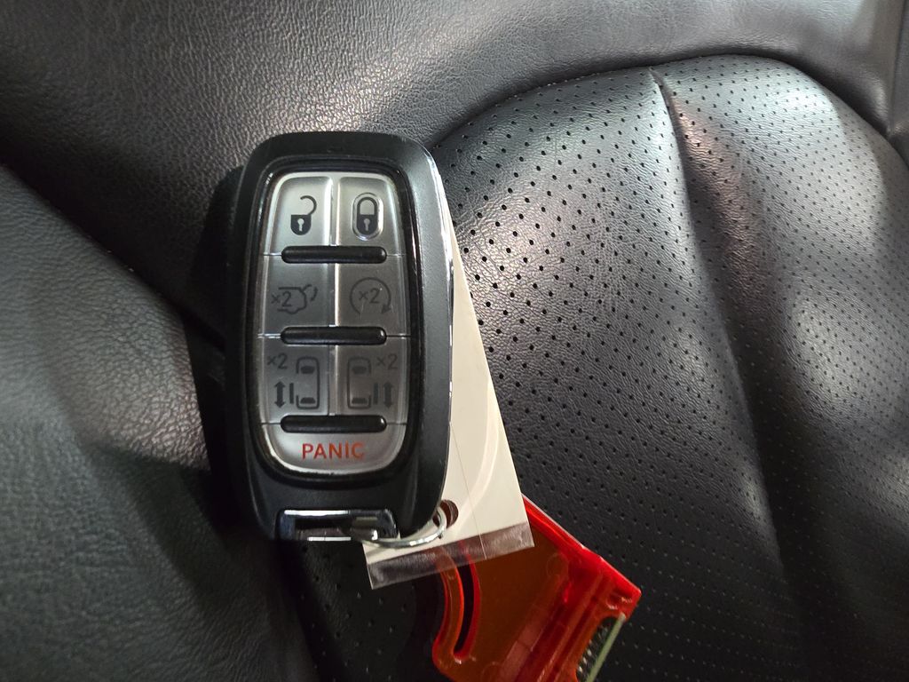 Used 2023 Chrysler Pacifica - photo 39