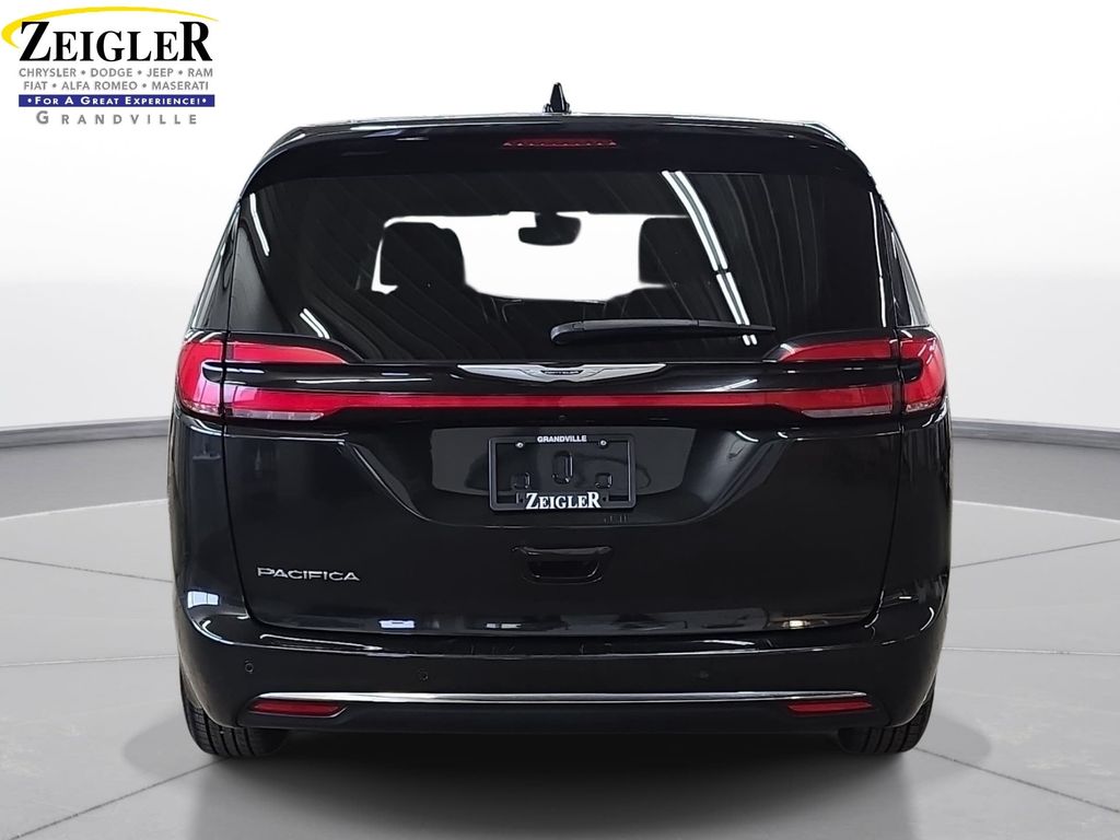 Used 2023 Chrysler Pacifica - photo 8