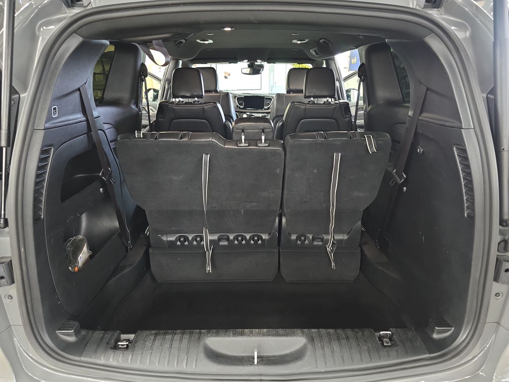Used 2025 Chrysler Pacifica - photo 15