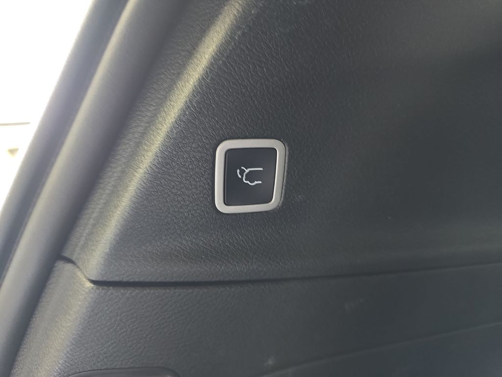 Used 2025 Chrysler Pacifica - photo 17