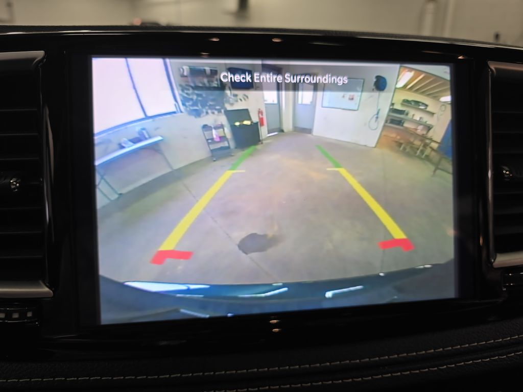 Used 2025 Chrysler Pacifica - photo 27
