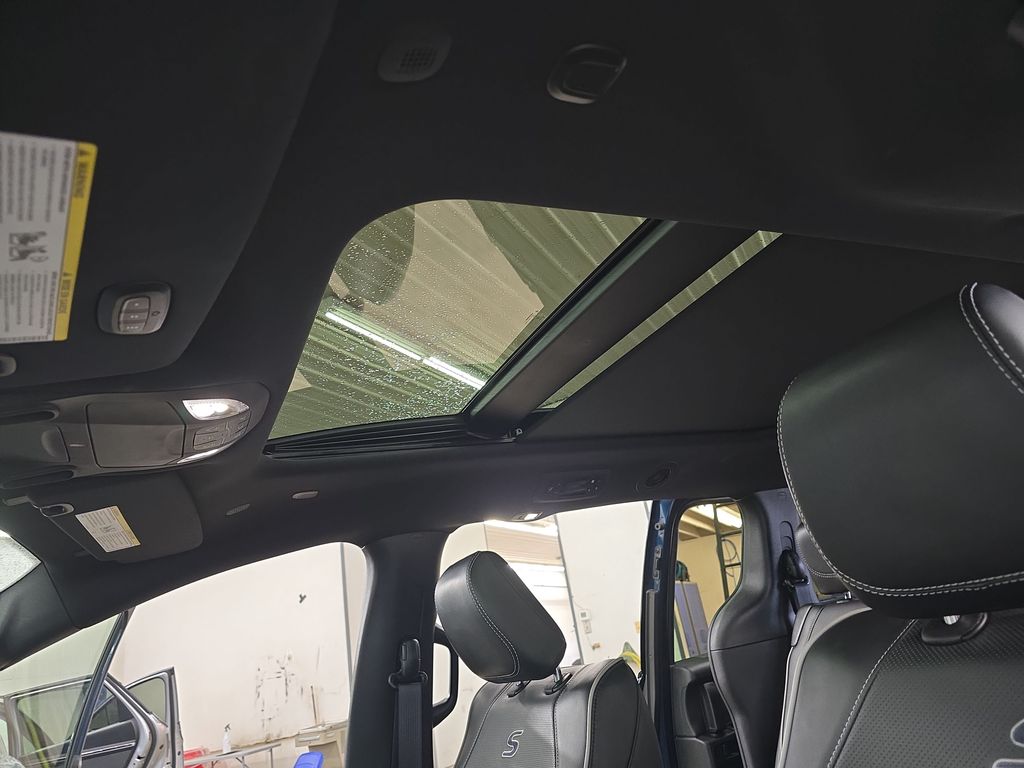 Used 2025 Chrysler Pacifica - photo 34