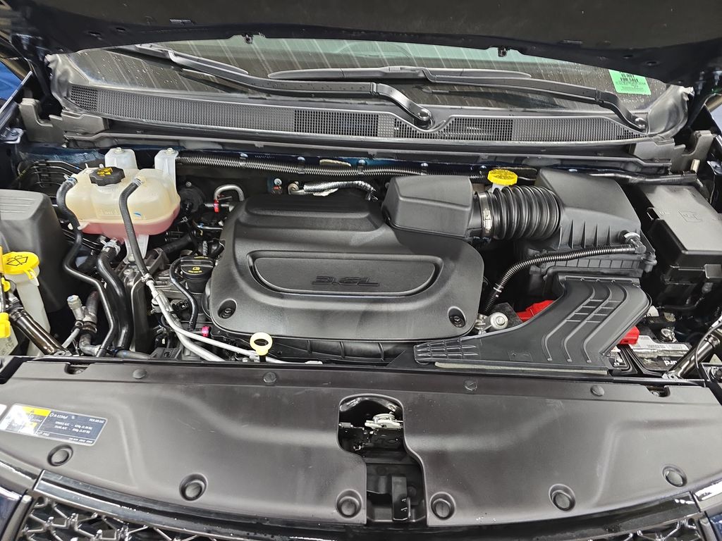 Used 2025 Chrysler Pacifica - photo 35