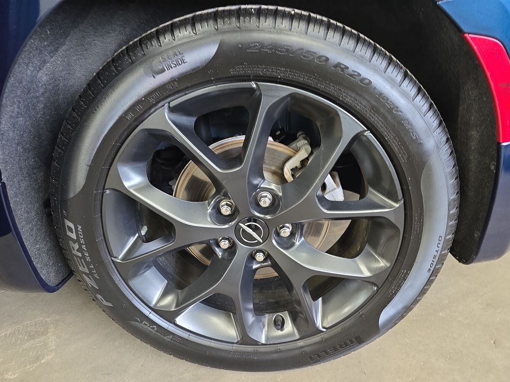 Used 2025 Chrysler Pacifica - photo 38