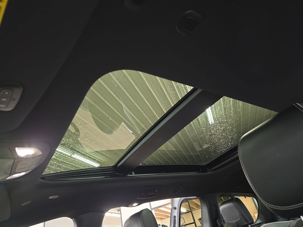 Used 2025 Chrysler Pacifica - photo 34
