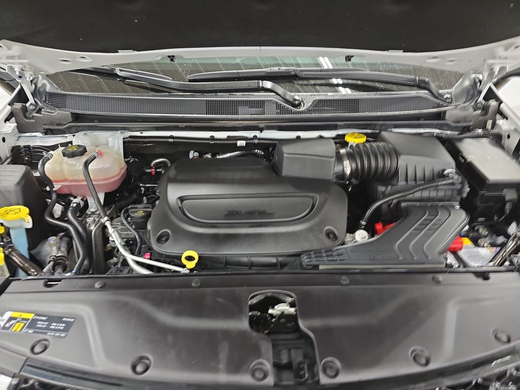 Used 2025 Chrysler Pacifica - photo 35