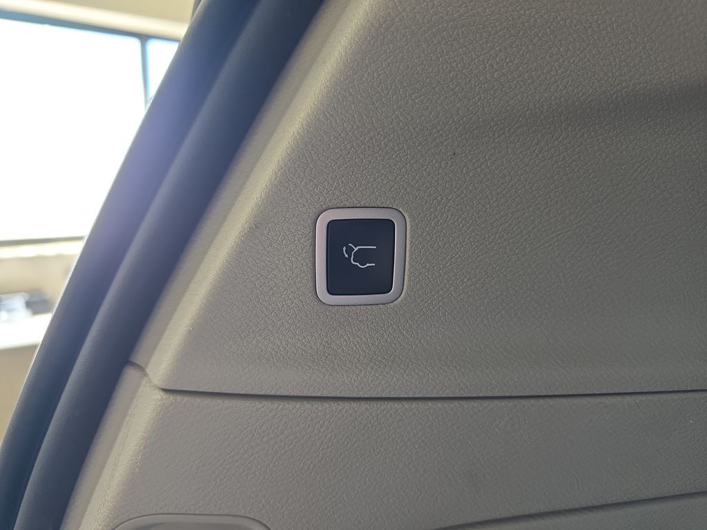 Used 2023 Chrysler Pacifica - photo 17