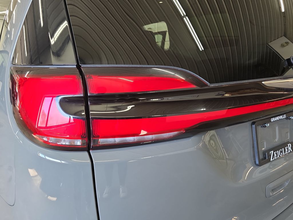 Used 2023 Chrysler Pacifica - photo 38