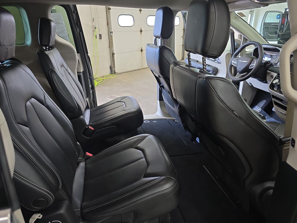 Used 2023 Chrysler Pacifica - photo 13