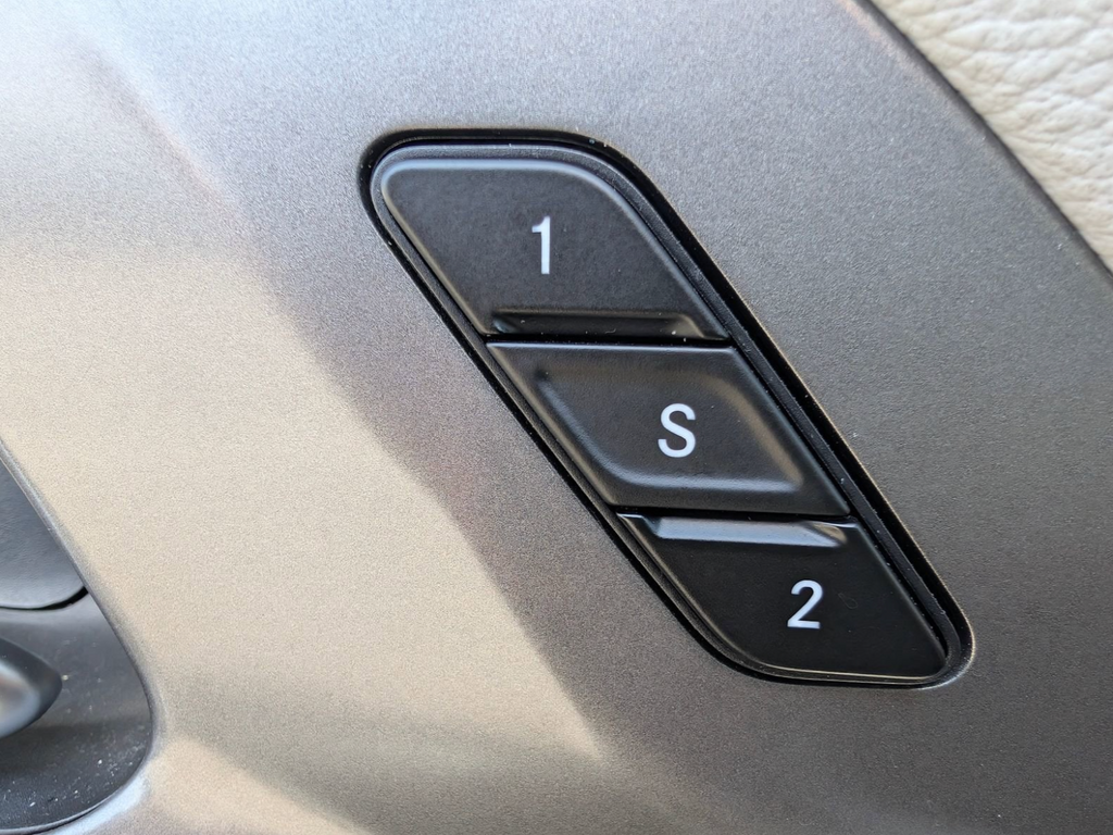 Used 2023 Chrysler Pacifica - photo 5
