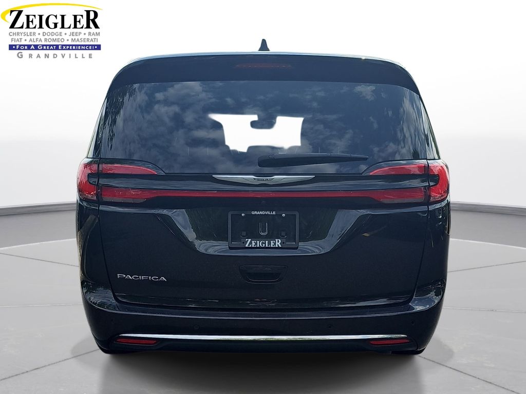 Used 2023 Chrysler Pacifica - photo 8