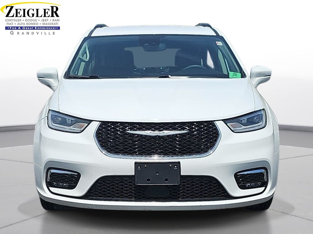 Used 2022 Chrysler Pacifica - photo 2