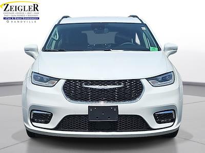Used 2022 Chrysler Pacifica - photo 2