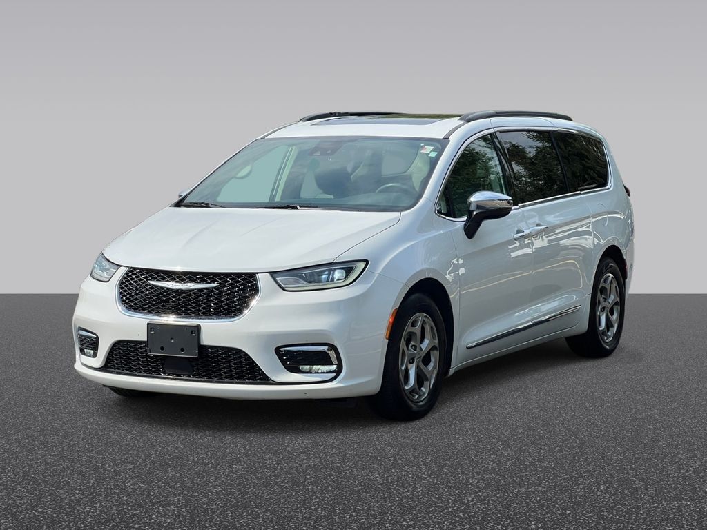 Used 2023 Chrysler Pacifica - photo 2