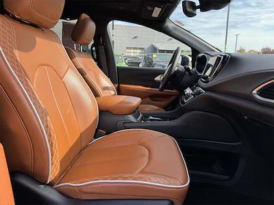 2024 Chrysler Pacifica AWD Minivan for sale #P235R - photo 2