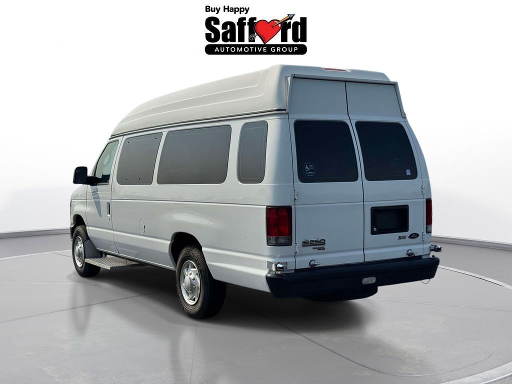 Used 2014 Ford E-250 - photo 2