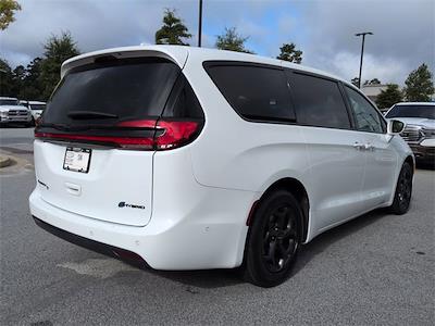 2022 Chrysler Pacifica FWD Minivan for sale #P7440 - photo 2
