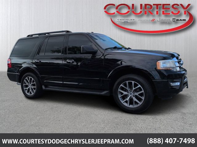 Used 2017 Ford Expedition - photo 2