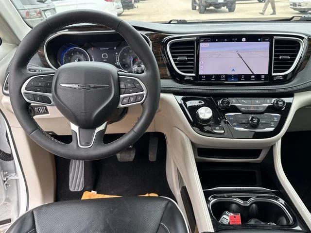 Used 2024 Chrysler Pacifica - photo 18