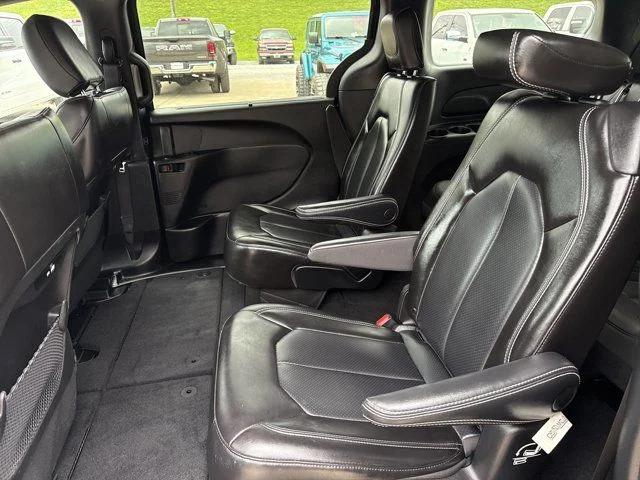 Used 2023 Chrysler Pacifica - photo 13