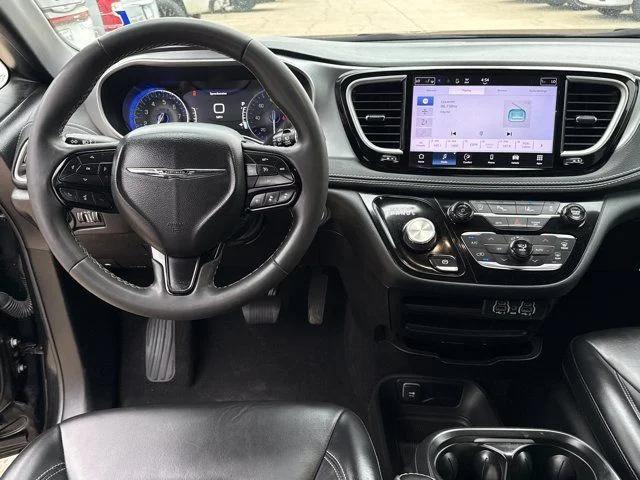 Used 2023 Chrysler Pacifica - photo 15
