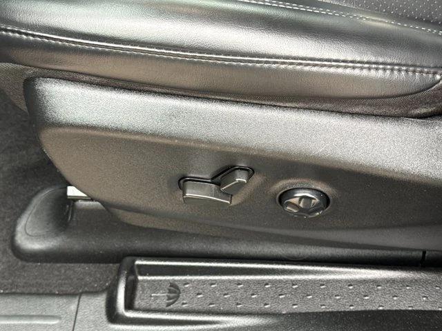 Used 2023 Chrysler Pacifica - photo 16