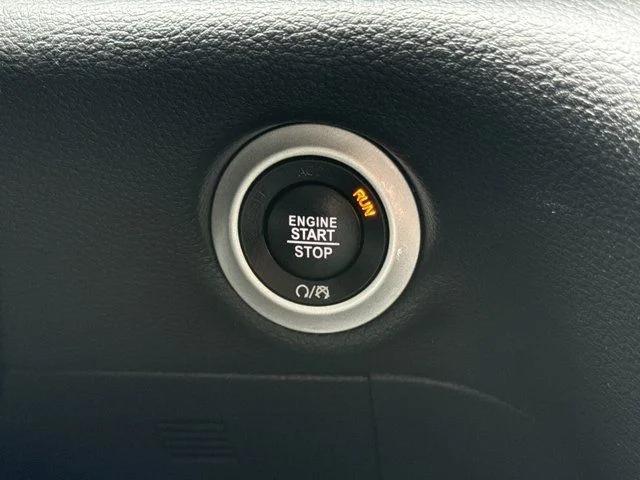 Used 2023 Chrysler Pacifica - photo 25