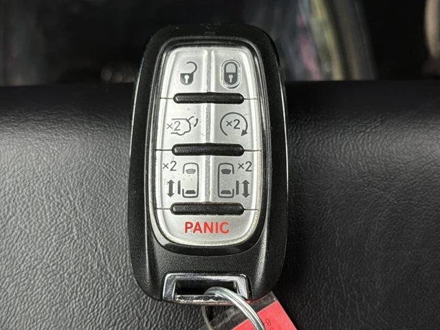 Used 2023 Chrysler Pacifica - photo 26