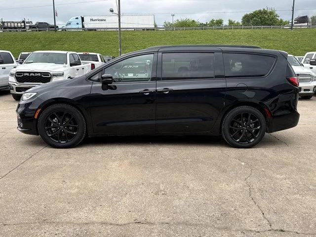 Used 2023 Chrysler Pacifica - photo 9
