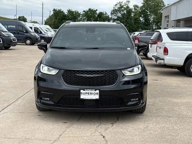Used 2023 Chrysler Pacifica - photo 10