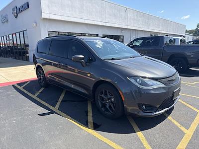 2019 Chrysler Pacifica FWD Minivan for sale #1949595 - photo 2
