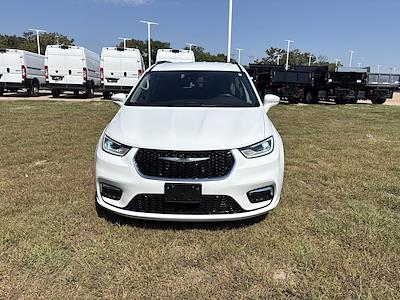 2021 Chrysler Pacifica FWD Minivan for sale #2155903 - photo 2