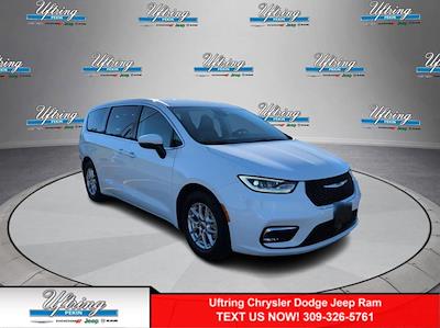 Used 2023 Chrysler Pacifica Touring L FWD Minivan for sale #2367446 - photo 1