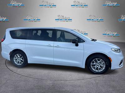 2025 Chrysler Pacifica FWD Minivan for sale #2506094 - photo 1