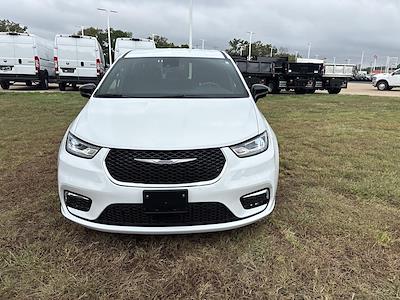 2026 Chrysler Pacifica FWD Minivan for sale #2661339 - photo 2