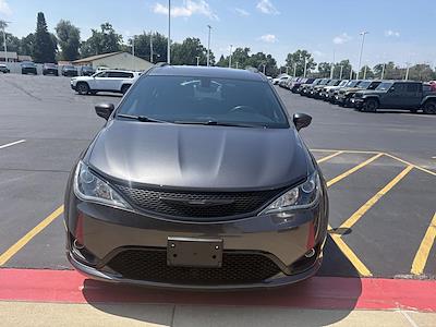 2018 Chrysler Pacifica FWD Minivan for sale #JR289337 - photo 2